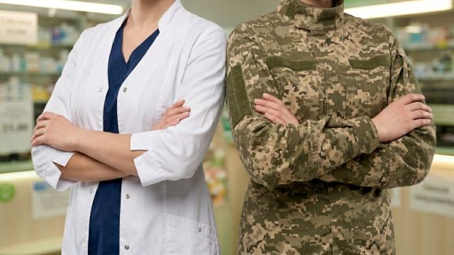 АФУ закликала врахувати кадрові потреби аптек під час розгляду законопроєктів щодо військового обліку жінок
