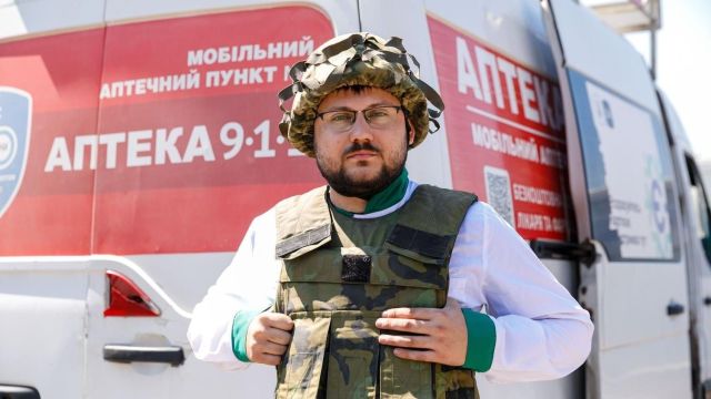 Ліки, що долають кілометри: історія харківського фармацевта Олега Комісаренка